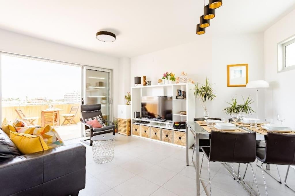 El Medano Beachfront Triplex Penthouse With Pool, Rooftop, Sea View Dış mekan fotoğraf
