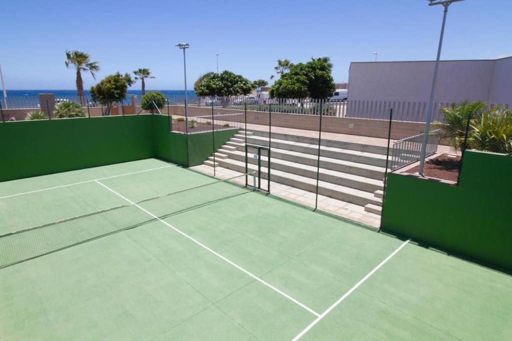El Medano Beachfront Triplex Penthouse With Pool, Rooftop, Sea View Dış mekan fotoğraf