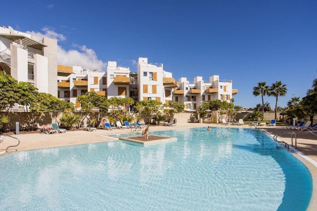 El Medano Beachfront Triplex Penthouse With Pool, Rooftop, Sea View Dış mekan fotoğraf