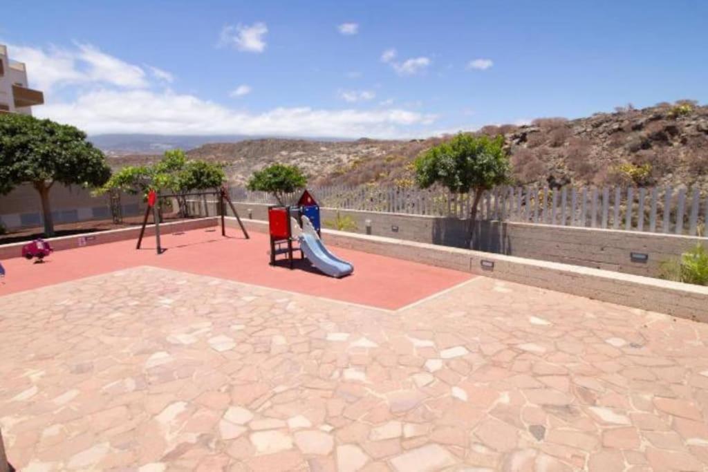 El Medano Beachfront Triplex Penthouse With Pool, Rooftop, Sea View Dış mekan fotoğraf