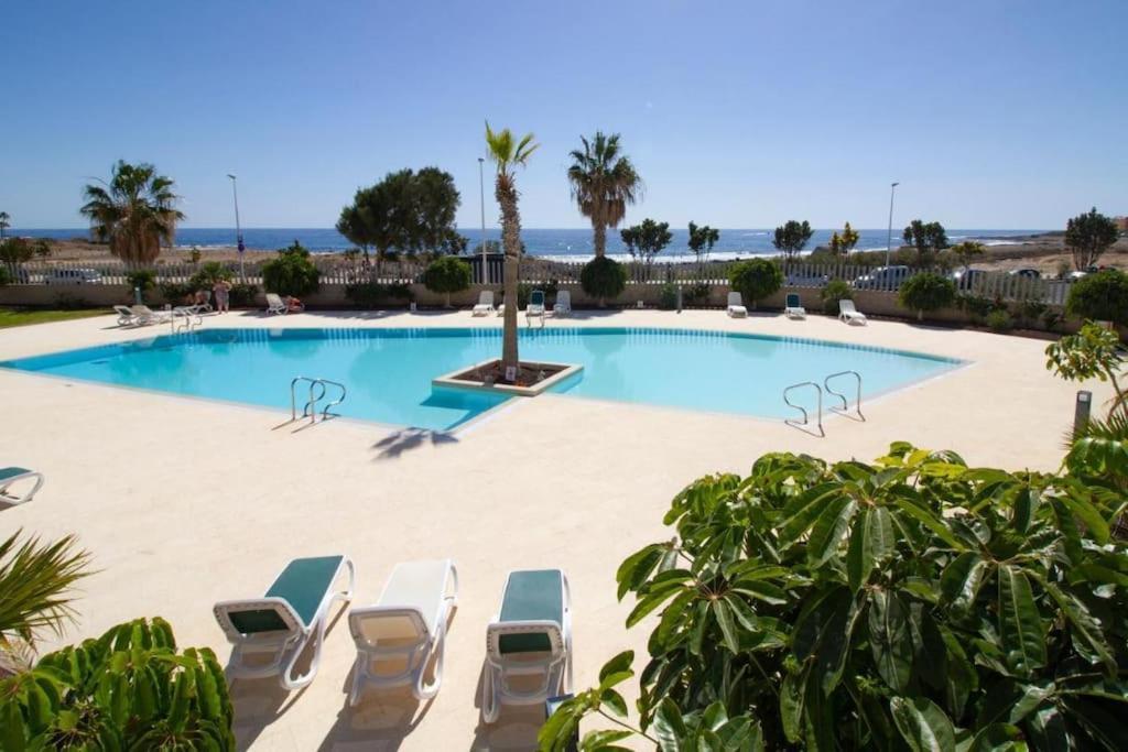 El Medano Beachfront Triplex Penthouse With Pool, Rooftop, Sea View Dış mekan fotoğraf